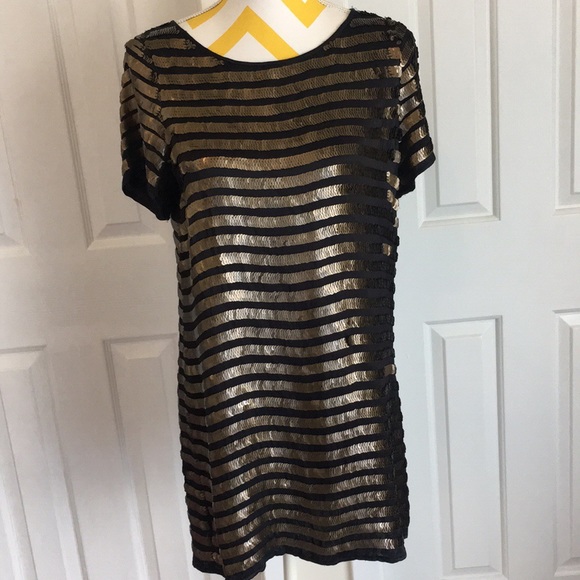 French Connection Dresses & Skirts - French Connection Gold sequin dress